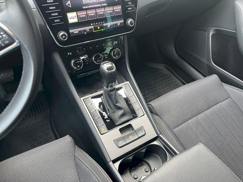 Škoda Superb (2023) 2.0 TDI 110kW DSG Style Plus c - fotka 11 z 36