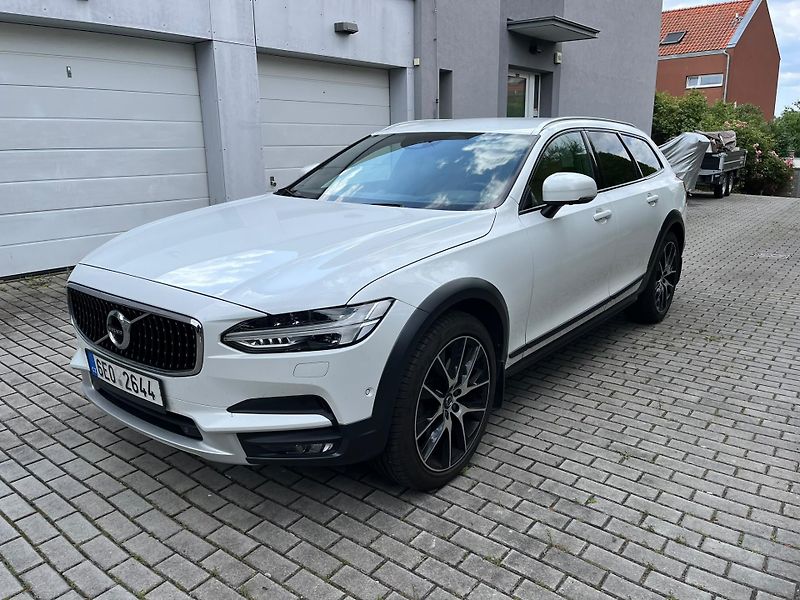 Volvo V90 2.0 D5 Cross Country AWD - fotka 1 z 18