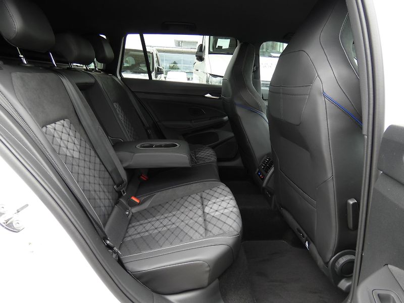 Volkswagen Golf Variant R-Line People 2,0 TDI - fotka 27 z 30