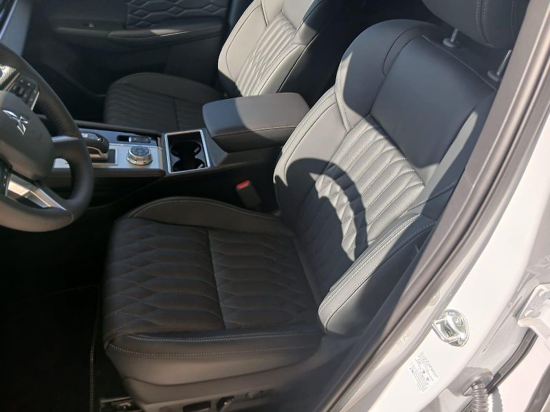Mitsubishi Outlander (2026) 2.4 PHEV Instyle | 8 let zár. - fotka 4 z 7