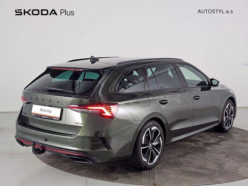 Škoda Octavia (2025) 2.0TSi 195kW DSG RS TAŽNÉ - fotka 2 z 35