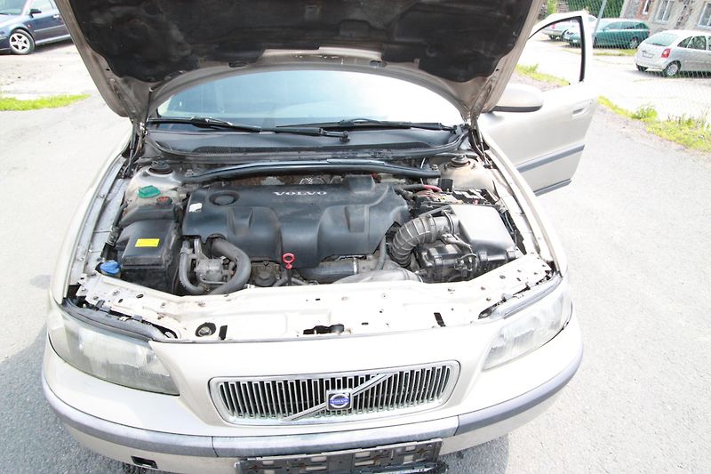 Volvo V70 (2002) 2.5 S70/ /XC70 /96kW - fotka 3 z 3