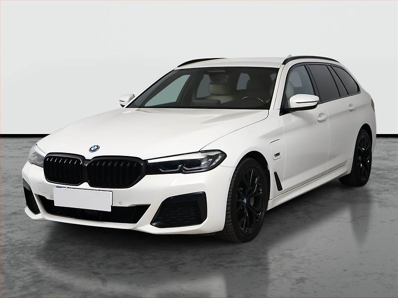 BMW Řada 5 (2022) M Sport 530e - fotka 2 z 28