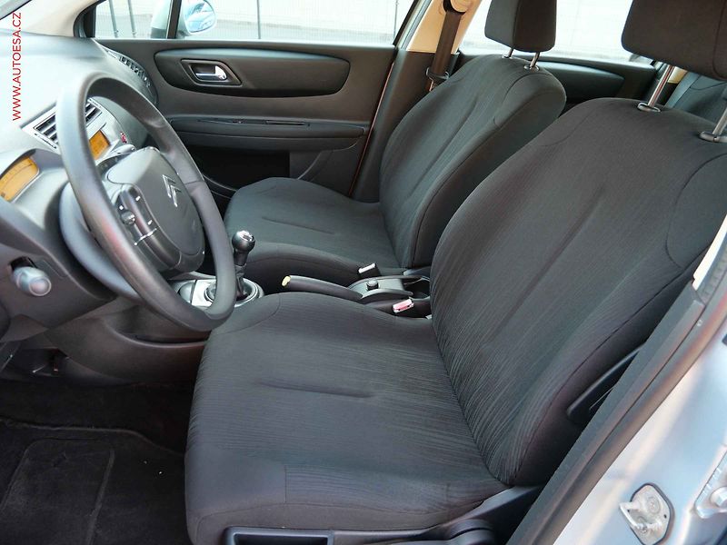 Citroën C4 (2007) 1.6 i, 2.maj,ČR, AC, temp - fotka 9 z 17