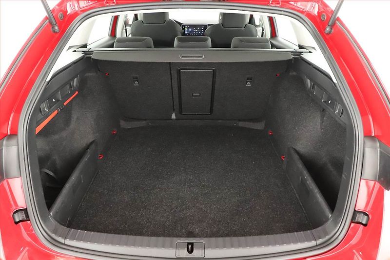 Škoda Octavia (2023) Style 2.0 TDI, ČR,1.maj - fotka 15 z 16