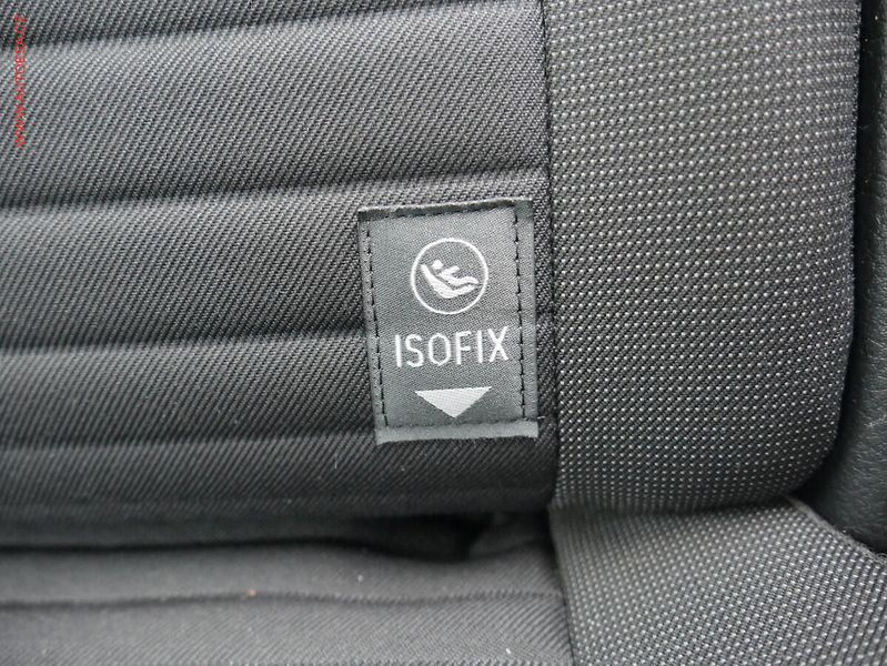 Toyota Auris (2017) 1.6i, ČR, AC, kamera - fotka 21 z 21