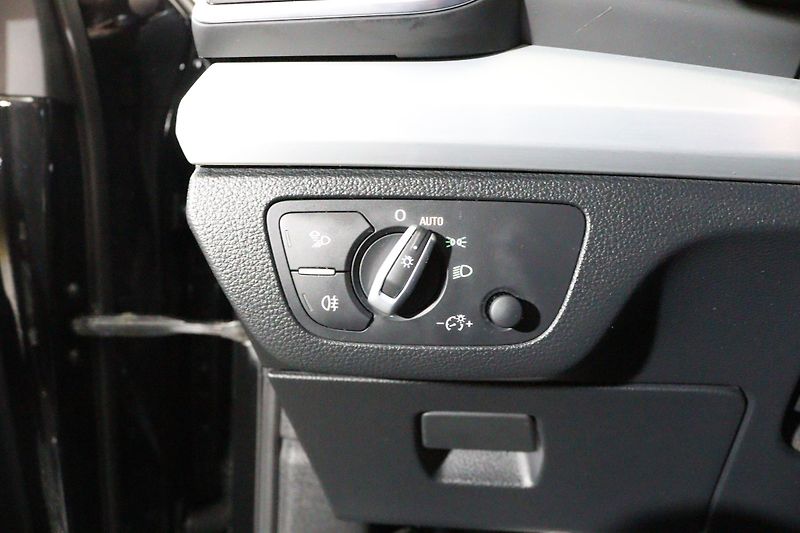 Audi Q5 Sline 40 TDI quattro Stronic - fotka 17 z 26