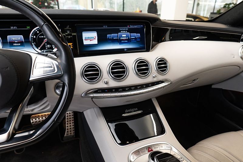 Mercedes-Benz Třídy S 4MATIC coupé - fotka 11 z 24