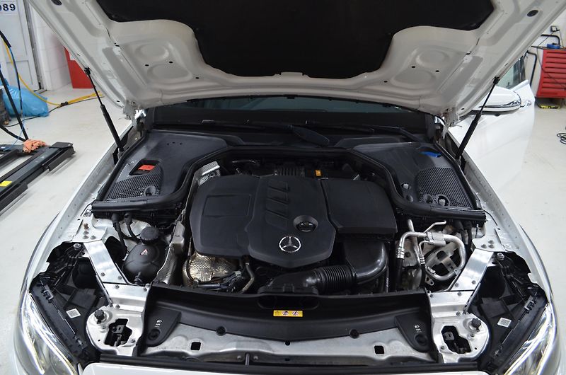 Mercedes-Benz Třídy E (2019) 4MATIC, ALL TERRAIN, DPH ! - fotka 26 z 27