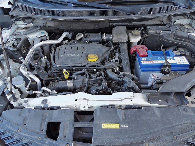 Nissan Qashqai 1.6dCi 4WD Tažné Kamera ČR - fotka 25 z 33