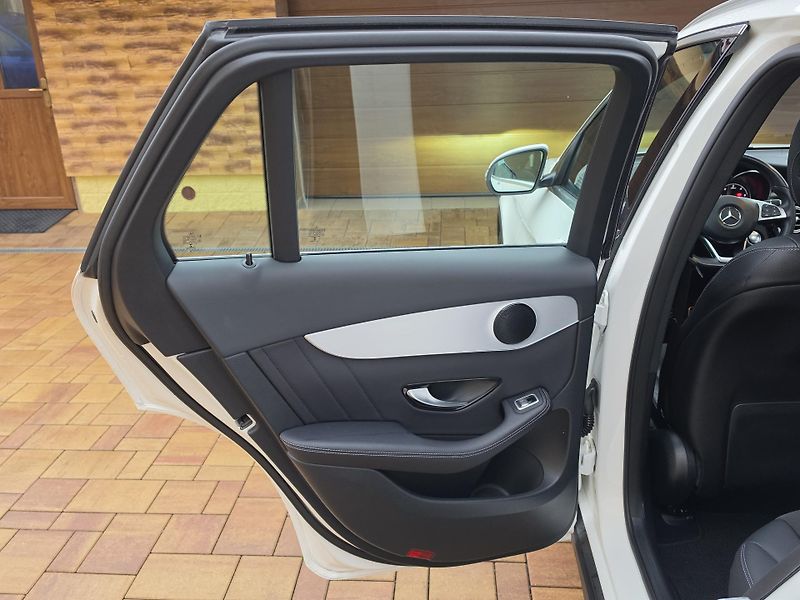 Mercedes-Benz GLC 350CDi 190kW 4MATIC*PANORAMA* - fotka 26 z 53