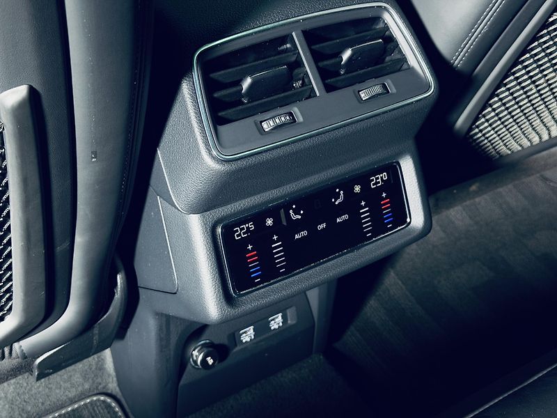 Audi e-tron (2020) 55*S-LINE*QUATTRO*REZERVACE - fotka 40 z 45