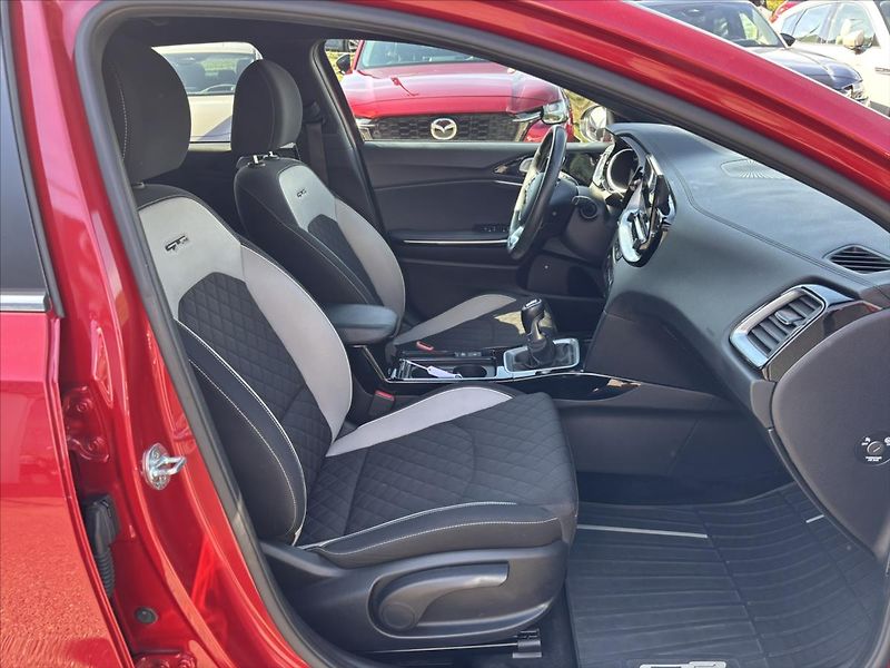 Kia Ceed 1,5 TGDi GT Line 1.ČR TAŽNÉ - fotka 18 z 47
