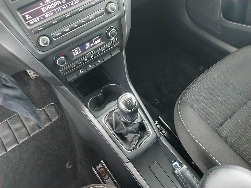 Škoda Rapid (2013) Ambition 1.2 TSI - fotka 13 z 17
