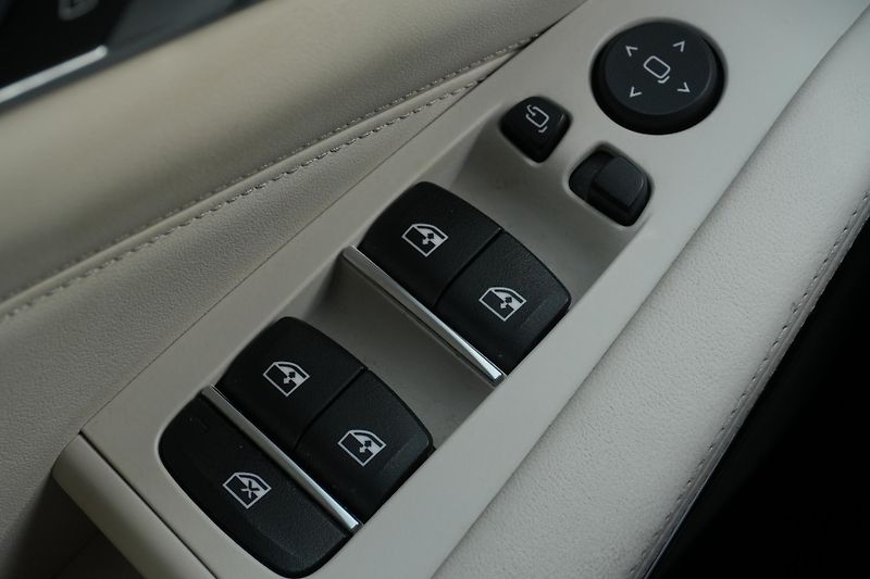 BMW X5 30d, ČR, Ventilace, Webasto - fotka 32 z 45