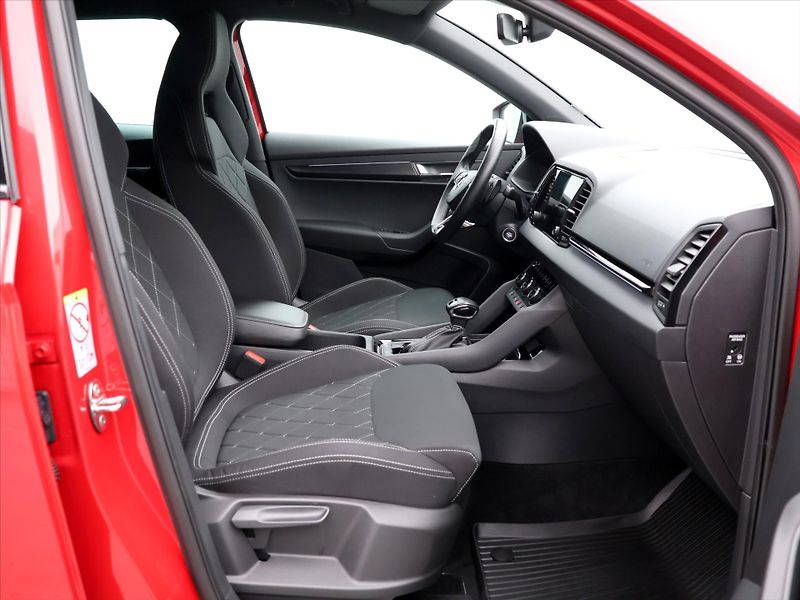 Škoda Karoq 1,5 TSI 110kW DSG Sportline DP - fotka 12 z 34