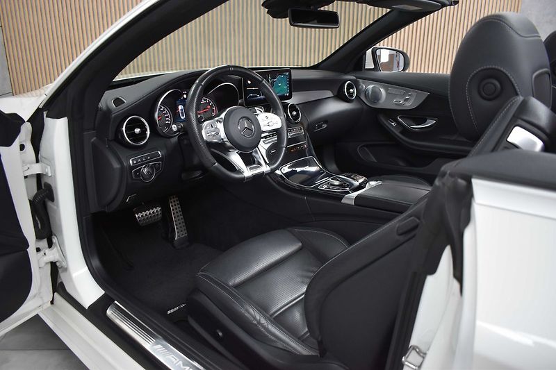Mercedes-Benz Třídy C C63 AMG V8 BURMESTER*NAPPA*DPH - fotka 15 z 51