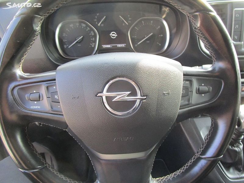 Opel Zafira 2,0HDI-110KW-STK 9/2027 - fotka 22 z 28