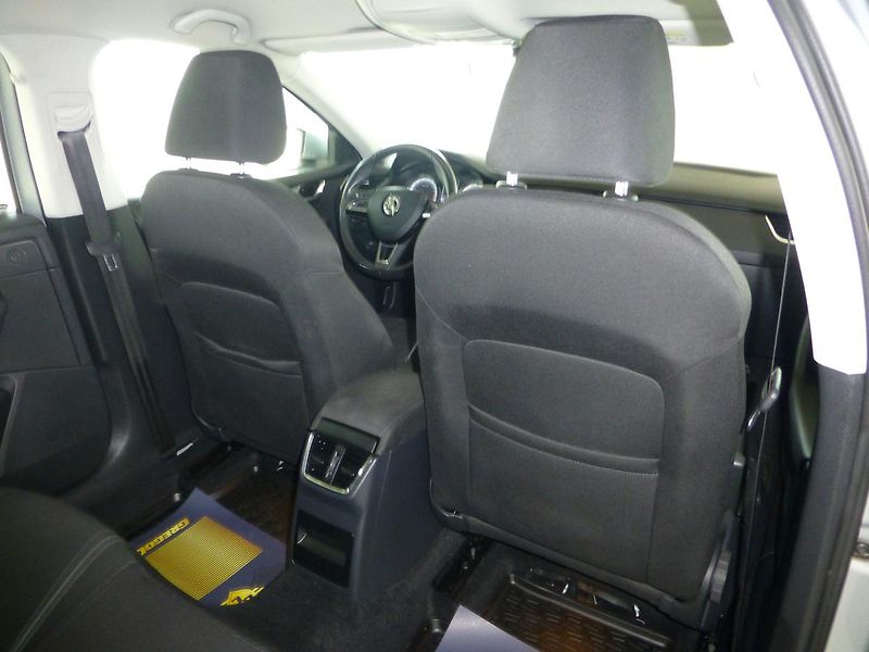 Škoda Octavia (2017) 2,0TDI*NAVIGACE**ALU**PARK.S - fotka 23 z 26