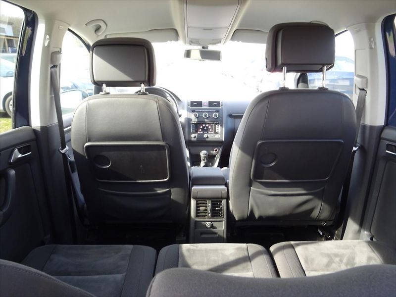 Volkswagen Touran 1,2 TSi 77 kW - fotka 18 z 33