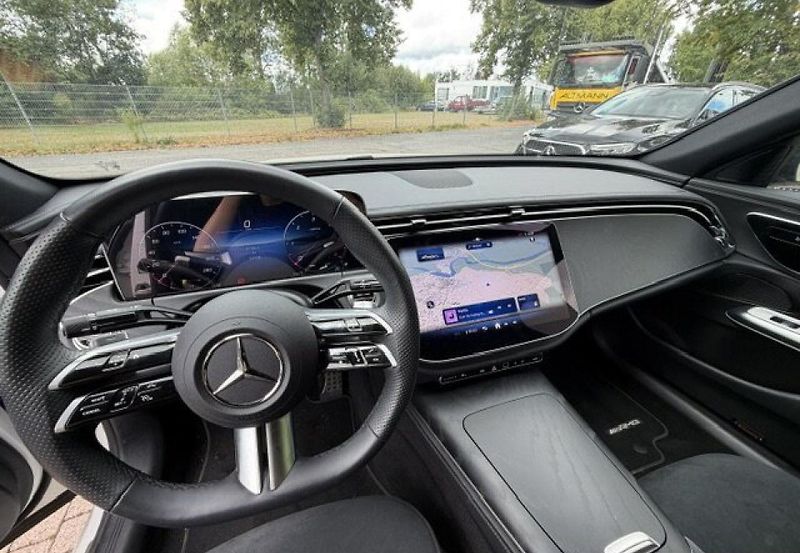 Mercedes-Benz Třídy E 220d 4M AMG Night Distronic - fotka 7 z 10