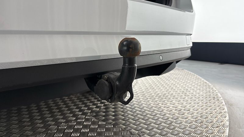 Škoda Superb 2.0 TDI DSG 4x4 Style Combi - fotka 30 z 30
