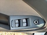 Audi A4 2,0 TDI,S-line,navi,výhřev,xen - náhled 31