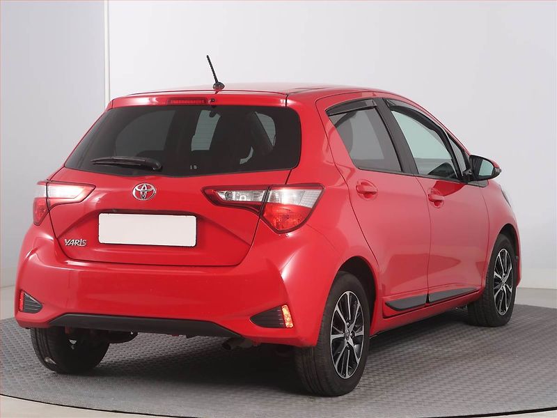 Toyota Yaris (2018) 1.5 Dual VVT-i, Serv.kniha - fotka 5 z 17