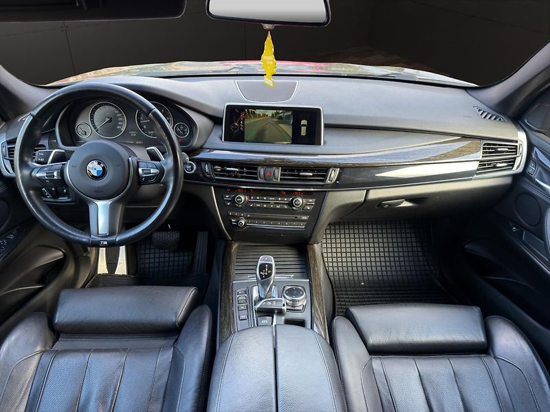 BMW X5 (2014) X5 4.0D 230KW M-PAKET - fotka 15 z 26