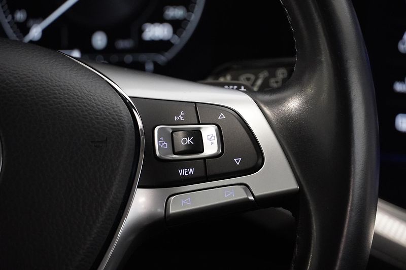 Volkswagen Touareg 3.0TDI,170kW,ČR,DigitalCockpit - fotka 20 z 29