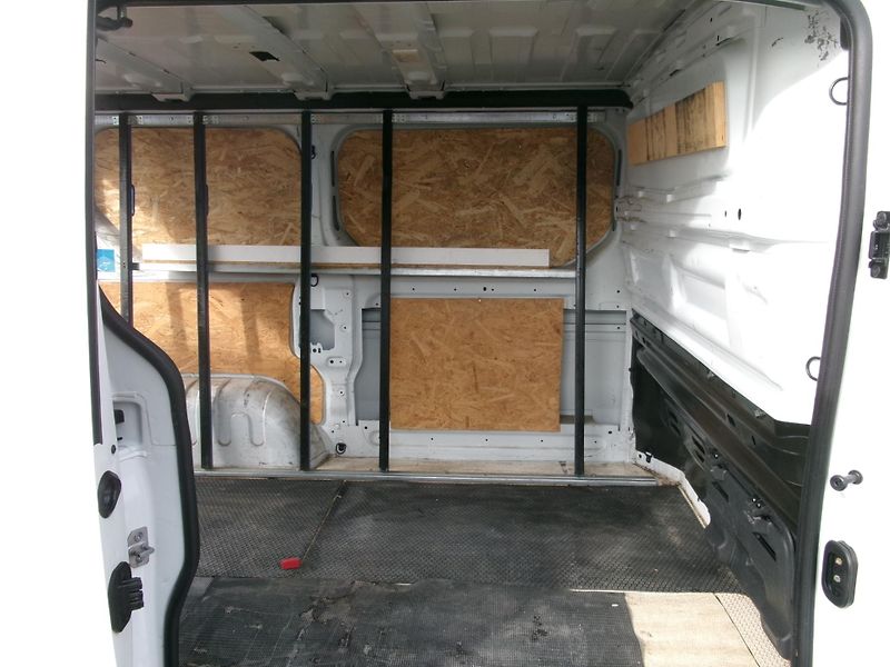 Renault Trafic (2017) 1,6dCi KLIMA TAŽNÉ 1.MAJ - fotka 14 z 26