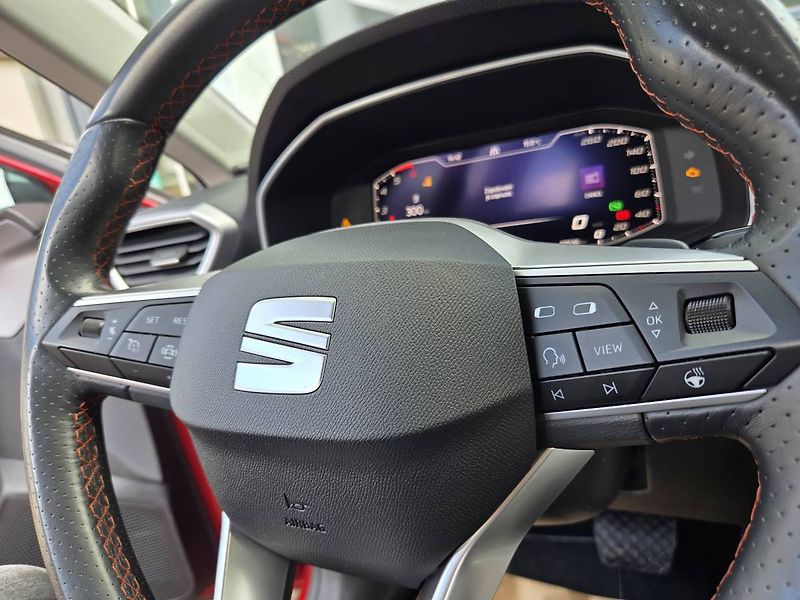 Seat Leon ST 2.0 TDI DSG FR - fotka 17 z 40
