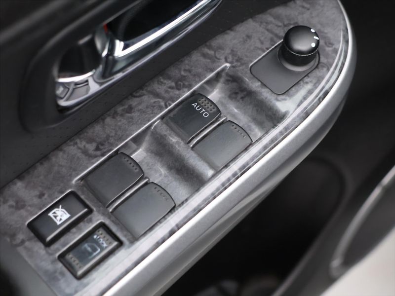 Suzuki Grand Vitara 3,2 VVT 171kW V6 CZ Aut. - fotka 15 z 32