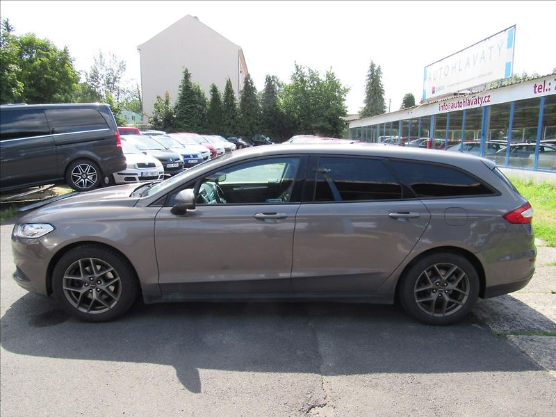 Ford Mondeo 1,6 TDCi 85kW - fotka 7 z 32
