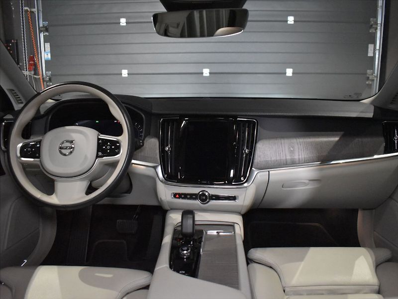 Volvo V90 2,0 B5 AWD Ultimate Pano,BLIS - fotka 15 z 30