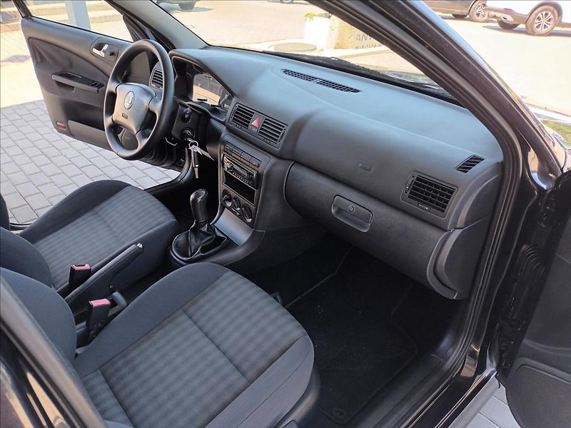 Škoda Octavia 1,6 MPI,75KW,KLIMA,SERVIS,KOLA - fotka 29 z 39