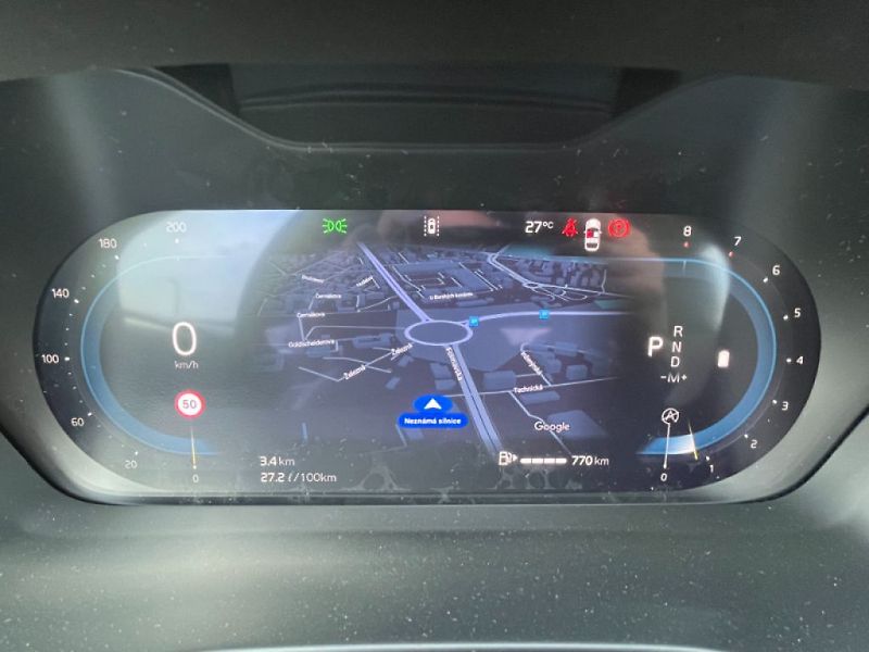 Volvo XC40 CORE B3 FWD 120kW - fotka 14 z 21