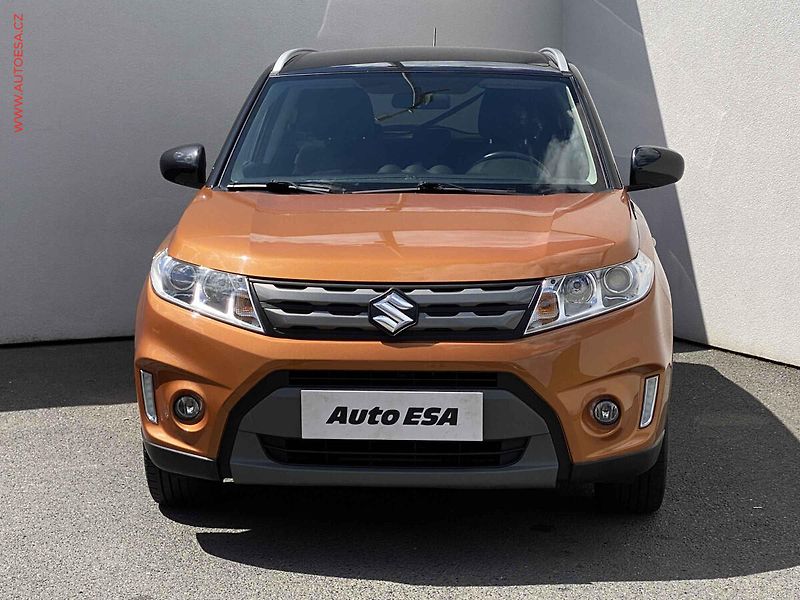 Suzuki Vitara (2018) 1.6i, 2.maj,ČR, AC, výhřev - fotka 2 z 15