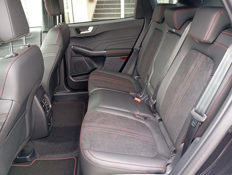 Ford Kuga (2024) ST-Line X 1.5 110kW, Winter - fotka 14 z 30
