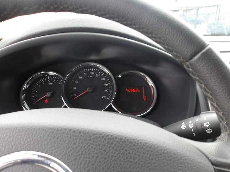 Dacia Sandero 1,0i 66kW STEPWAY  ČR NAJ.4000 - fotka 15 z 24