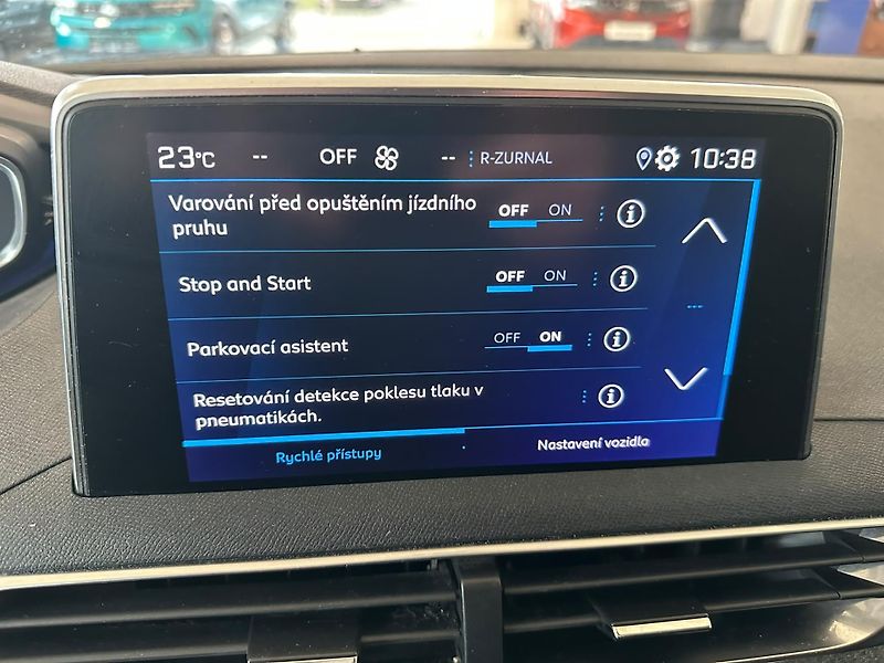 Peugeot 3008 (2018) 1.5BlueHDi,Allure,ČR,1.maj. - fotka 13 z 20