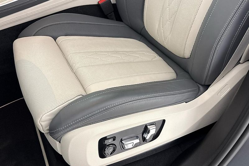 BMW X5 xDrive30d - fotka 8 z 28
