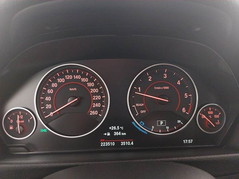 BMW Řada 3 (2018) M Sport 320d xDrive GT, 4X4 - fotka 11 z 24