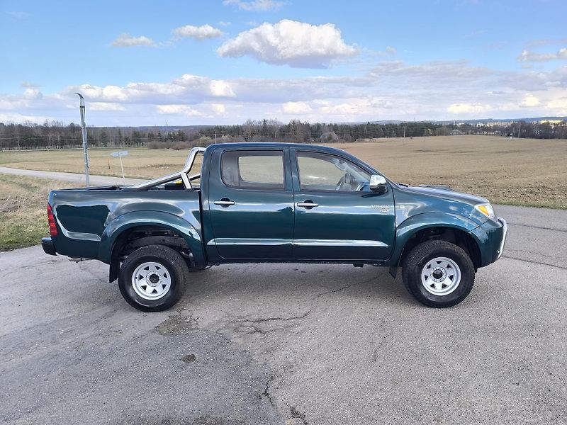 Toyota Hilux (2007) 2.5 D-4D SERVISNÍ KN,DOL KM - fotka 8 z 45