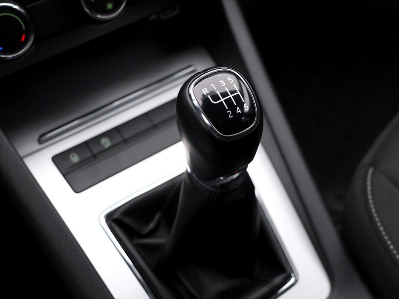 Škoda Octavia 1,4 TSI 110kW CZ Ambition 1Maj - fotka 29 z 38
