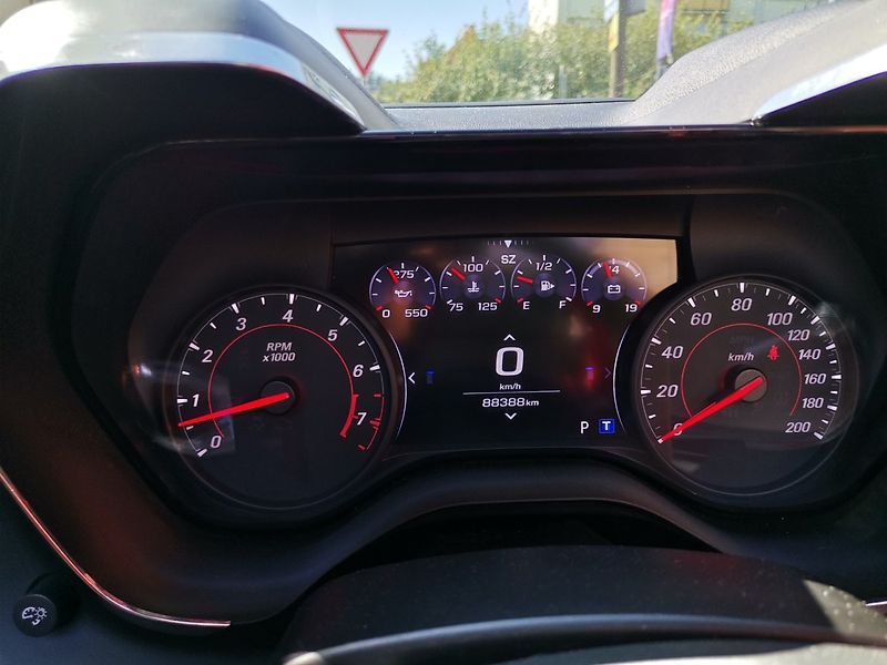 Chevrolet Camaro (2019) 6.2i V8 333kw  453PS Cabrio SS - fotka 14 z 39