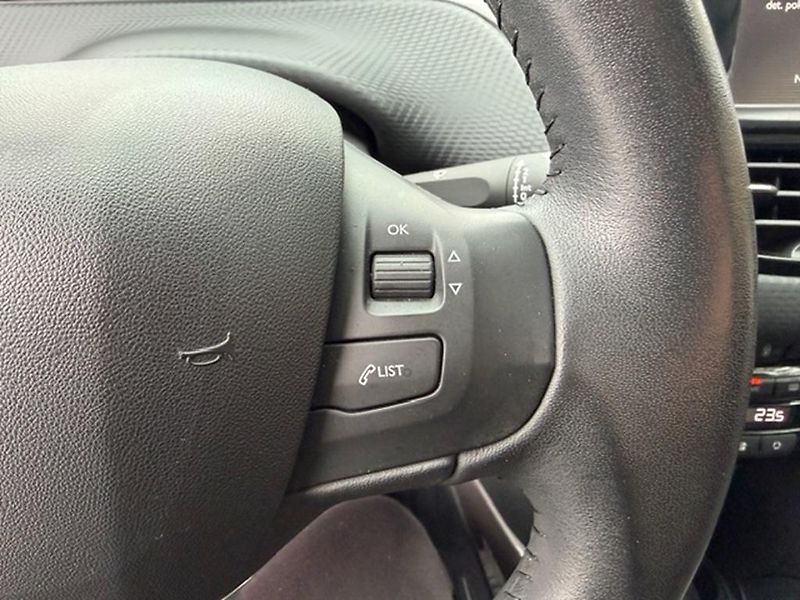 Peugeot 2008 1.2 PureTech, serv.kniha - fotka 18 z 29