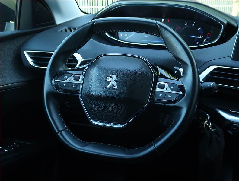 Peugeot 3008 (2017) Allure 1.6 BlueHDi, Automat - fotka 24 z 24