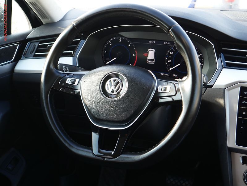 Volkswagen Passat (2018) 2.0 TDi, Comfortline, DSG - fotka 14 z 19