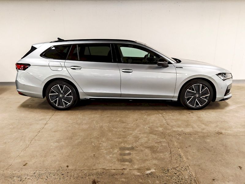 Škoda Superb (2025) Combi 2.0 TSI 195 kW DSG 4x4 S - fotka 30 z 36